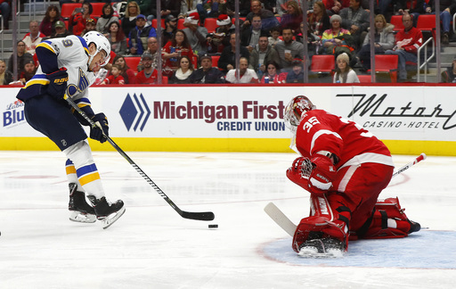 Blues score 4 times in 5-shot span, beat Red Wings 6-1 (Dec 09, 2017)