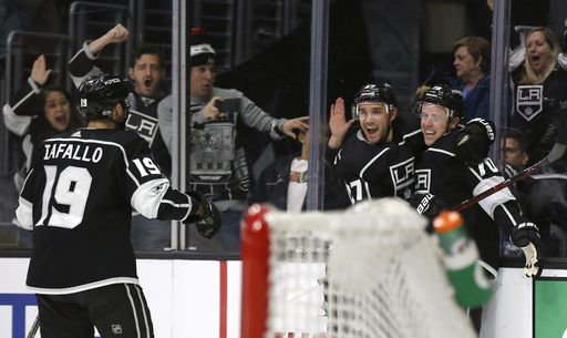 Kings win 8th straight, 3-2 in OT over Hurricanes (Dec 09, 2017)