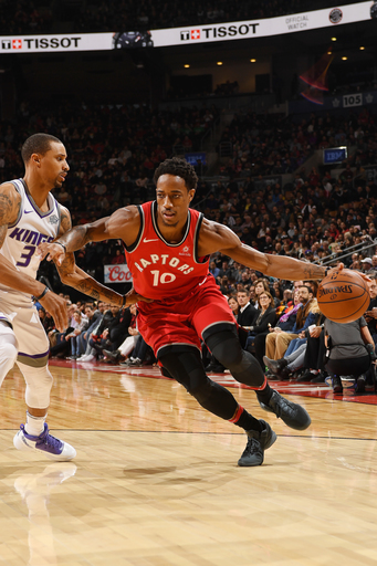 DeRozan scores 21 points as Raptors beat Kings 108-93 (Dec 17, 2017)