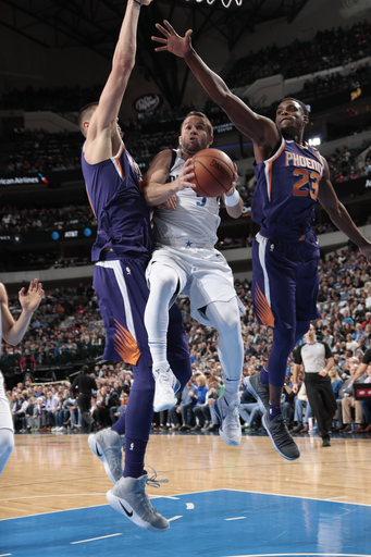 Len, Suns complete 97-91 comeback win against Mavericks (Dec 18, 2017)