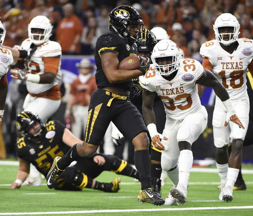 Young helps Texas beat Missouri 33-16 in Texas Bowl (Dec 27, 2017)