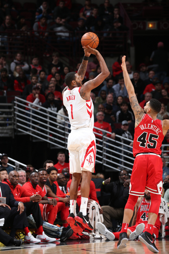 Gordon, Paul lead way as Rockets beat Bulls 116-107 (Jan 08, 2018)