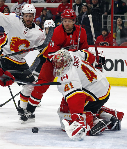 Hamilton, Flames beat Hurricanes 4-1 for 7th win in row (Jan 14, 2018)