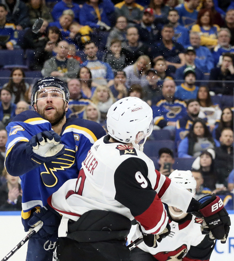 Coyotes snap losing streak to Blues with 5-2 win (Jan 20, 2018)