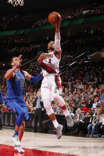 Sharp-shooting Lillard gets 31 points, Blazers beat Mavs (Jan 20, 2018)