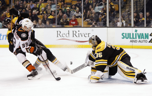Ducks stop Bruins' point streak at 18 games with 3-1 win