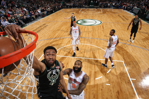 Bucks hold off Knicks 92-90 in Parker’s return