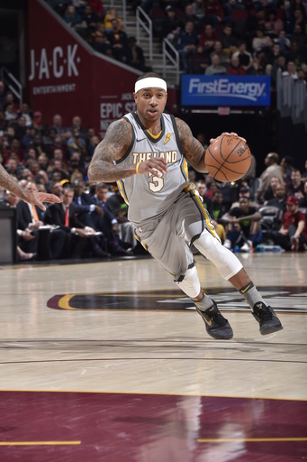 AP source: Cavaliers trading Isaiah Thomas to Lakers