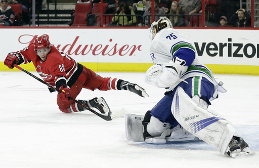 Hurricanes ride fast start to 4-1 win over Canucks