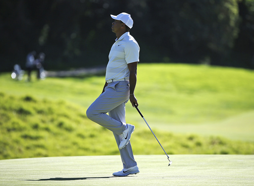 Woods misses cut at Riviera and moves forward to Florida