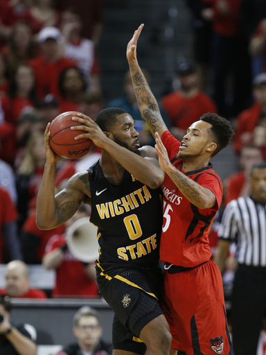 No. 19 Wichita State upends No. 5 Cincinnati 76-72