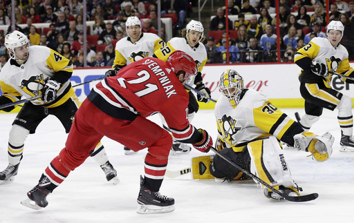 Penguins rout Hurricanes 6-1 for 6th straight victory