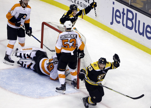 Marchand scores with 22 seconds left, Bruins beat Flyers 3-2