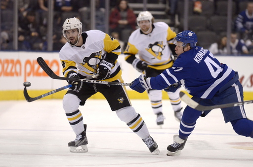 Kadri scores 2 as Maple Leafs beat Penguins to snap skid