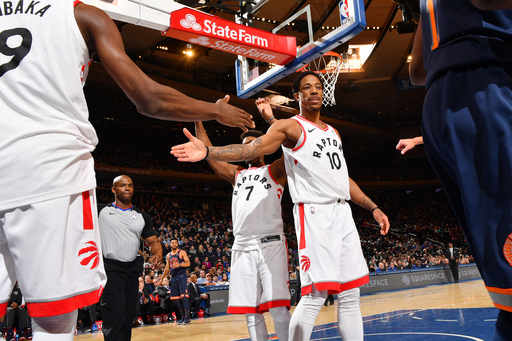 Raptors roll to 8th straight win, rout Knicks 132-106