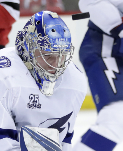 Devils top Lightning 2-1, move closer to playoff spot