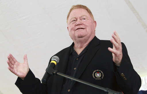 Rusty Staub, slugger who played 23 seasons, dies at 73