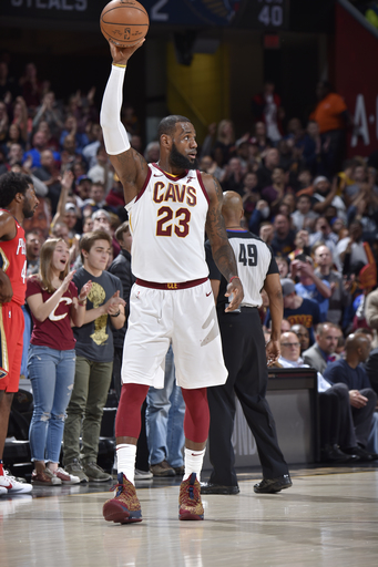 LeBron passes Jordan with 867th straight double-digit game