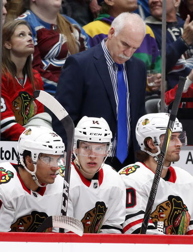 Blackhawks keeping Quenneville, Bowman after poor season