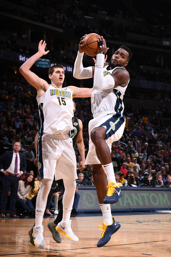 Nuggets rally in last minute of 4th, beat Bucks in OT