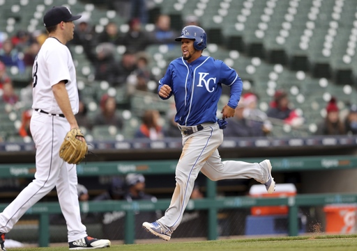 Junis impressive as Royals beat Tigers 1-0 for 1st win