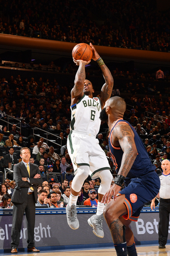 Bucks beat Knicks 115-102 to tie for sixth in East