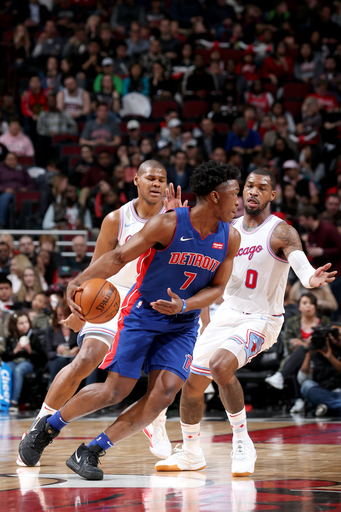 Kennard, Moreland have career nights as Pistons rout Bulls