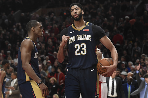 Davis scores 35, Pelicans hold off Blazers 97-95 in Game 1