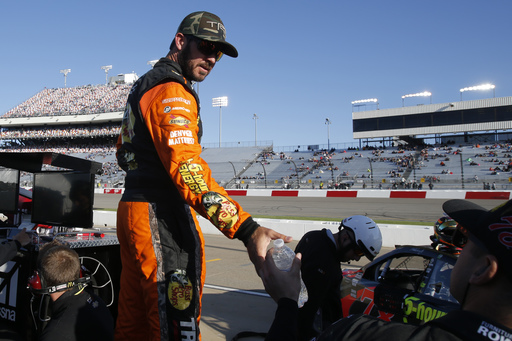 Martin Truex Jr. leads field to green flag at Richmond