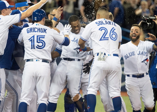 Granderson’s HR lifts Blue Jays past Red Sox on somber night