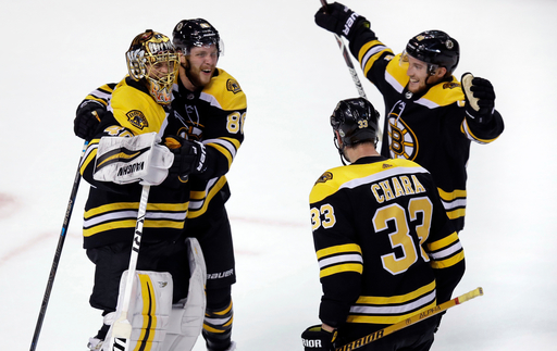 Bruins score 4 in 3rd to beat Maple Leafs 7-4 in Game 7