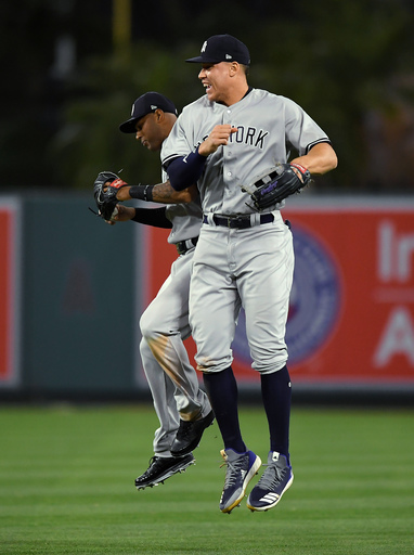 Tanaka, Yankees dominant in 11-1 rout of Angels