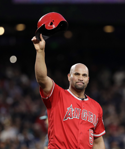 Albert Pujols becomes 32nd player in 3,000-hit club