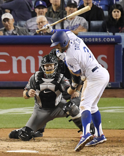 Dodgers beat NL West-leading D-backs 6-3, end 3-game skid