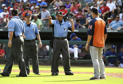 Balk gives Astros 8-7 win, first 4-game sweep of Rangers