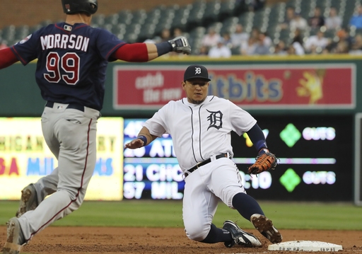 Cabrera suffers season-ending injury, Tigers lose to Twins