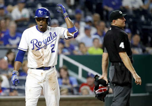 Royals lose ninth straight, fall to Rangers, 3-2