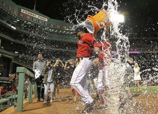 Martinez HR helps Red Sox rally from 5 down, top M’s 14-10