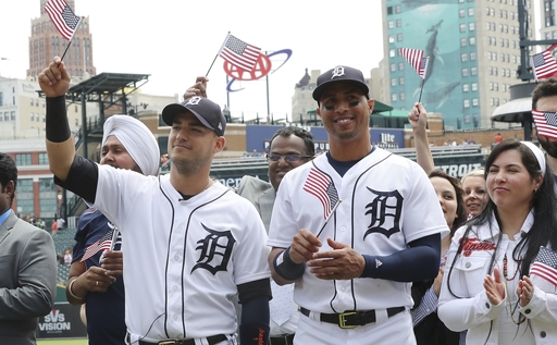 Iglesias, Martin part of pregame citizenship ceremony