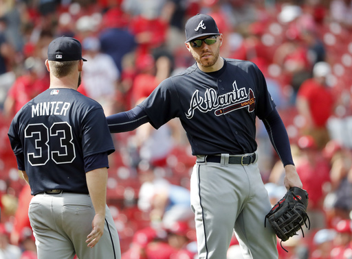 Foltynewicz helps Braves sweep Cardinals