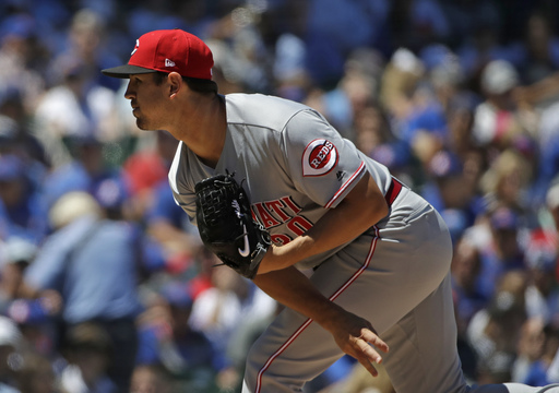 Mahle in control, Reds continue dominance over Cubs