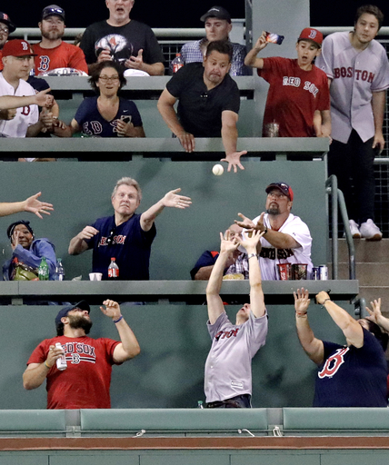 Martinez (28th homer) leads Red Sox to 5-0 win over Rangers