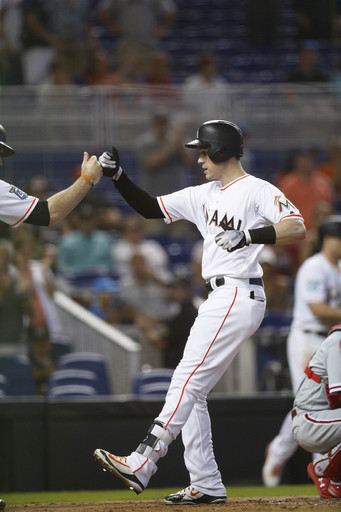 Anderson helps Miami score 8 in 5th to overtake Phils, 10-5