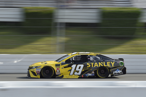 The Latest: Elliott wins 1st stage at Pocono Raceway