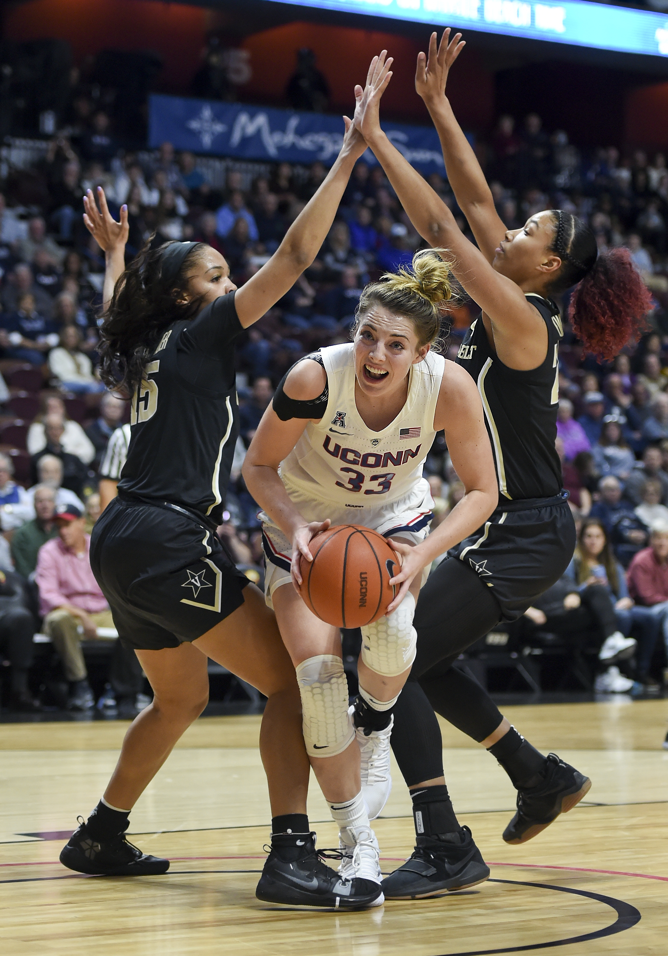 Collier helps No. 2 UConn rout Vanderbilt 80-42