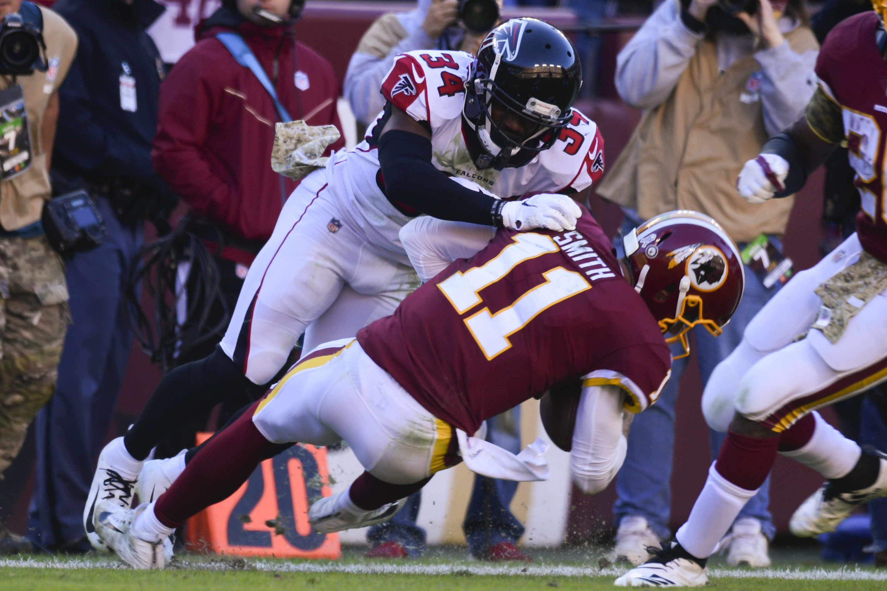 Flags, injuries, bad 'D' hurt Skins in 38-14 loss to Falcons