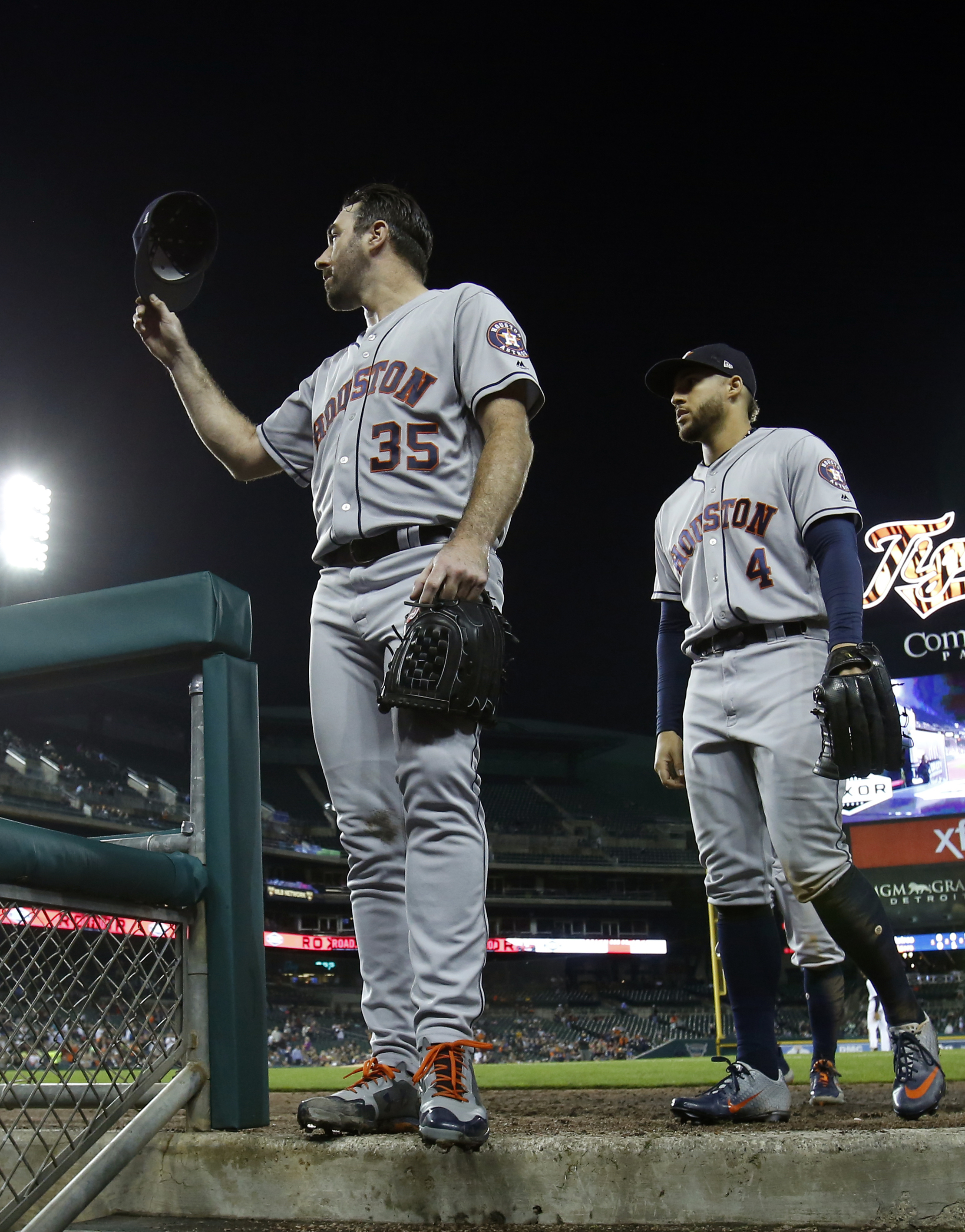 Verlander wins in return to Detroit as Astros top Tigers 3-2