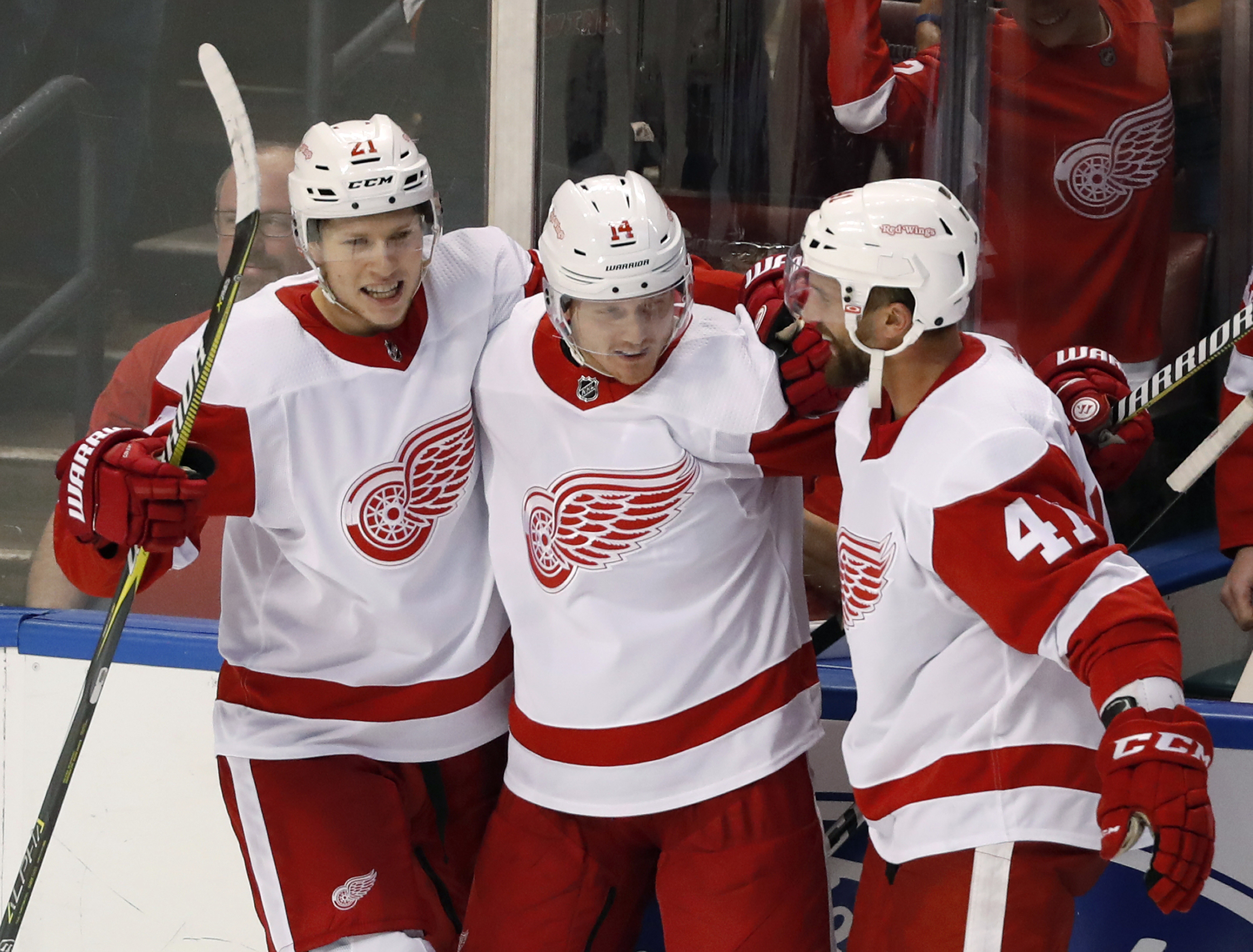 Nyquist scores winner in OT, Red Wings beat Panthers 4-3