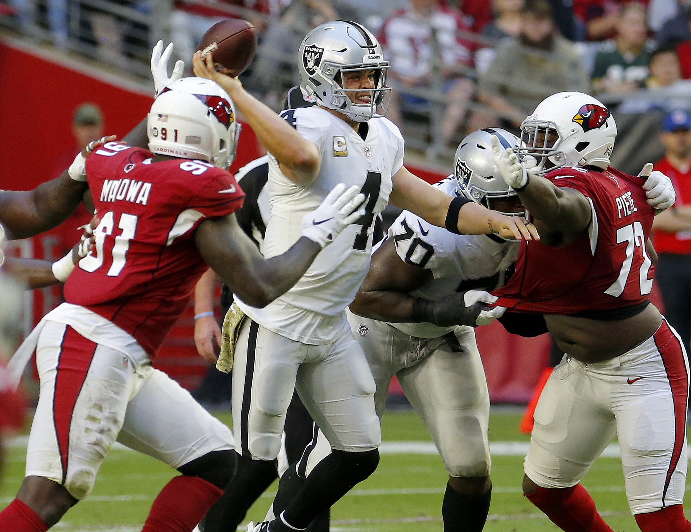 Carlson’s last-second FG gives Raiders win in Arizona