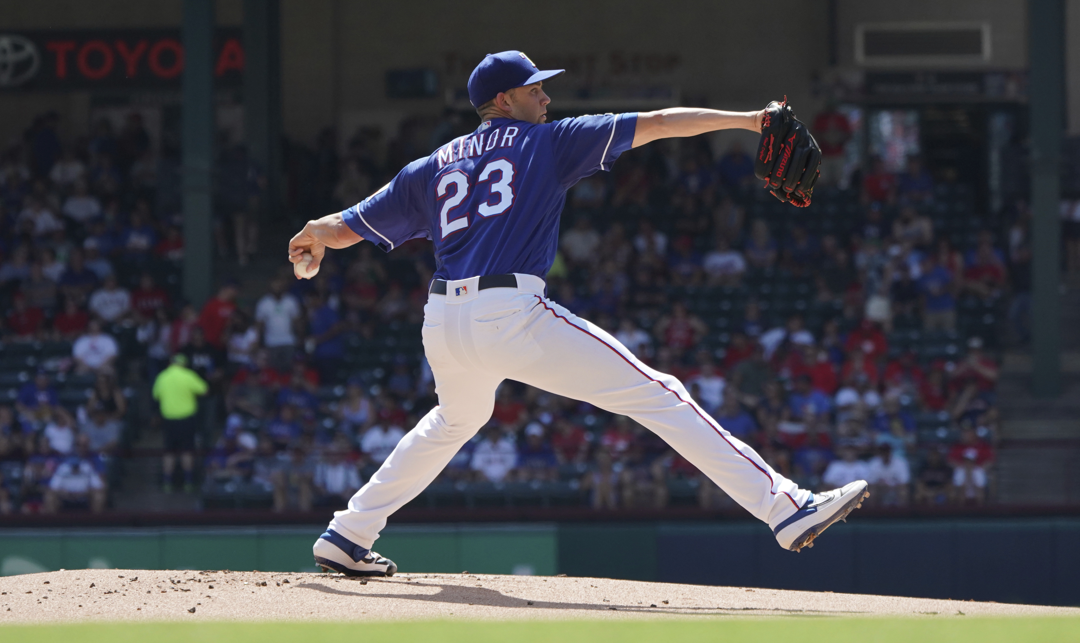 Minor gets 200 Ks as Rangers beat Red Sox 7-5 to avoid sweep